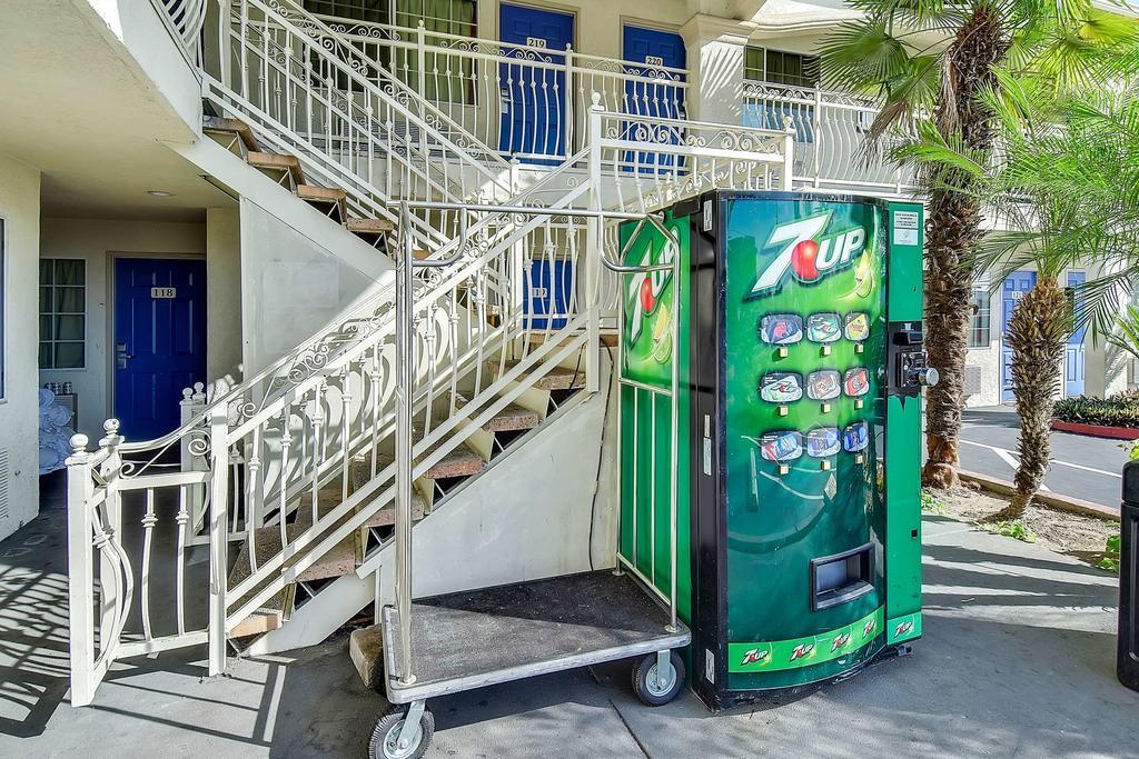 Motel 6 Garden Grove Exterior foto