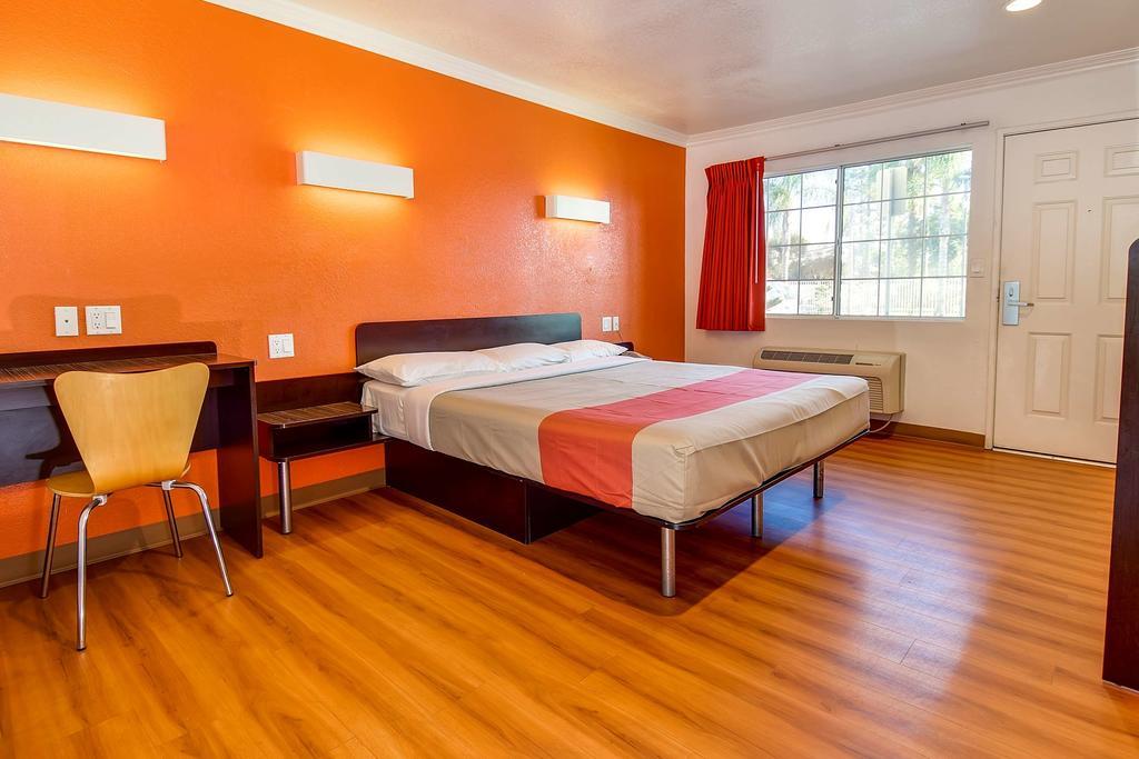 Motel 6 Garden Grove Exterior foto