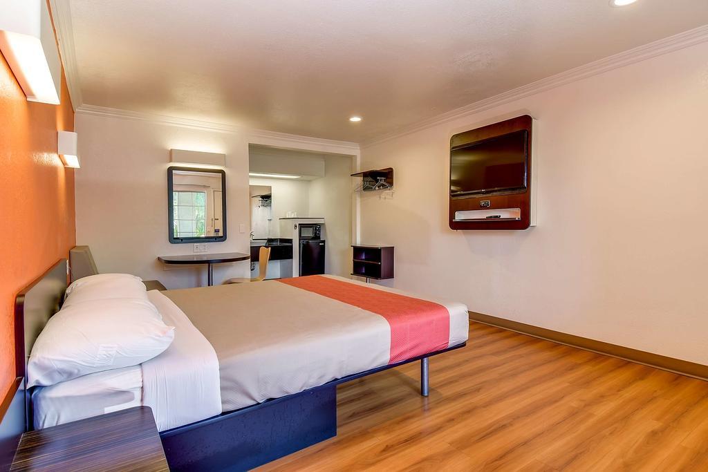 Motel 6 Garden Grove Exterior foto