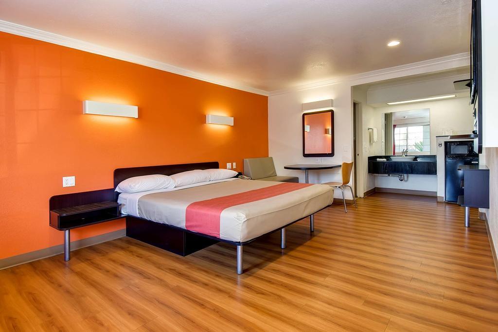 Motel 6 Garden Grove Exterior foto